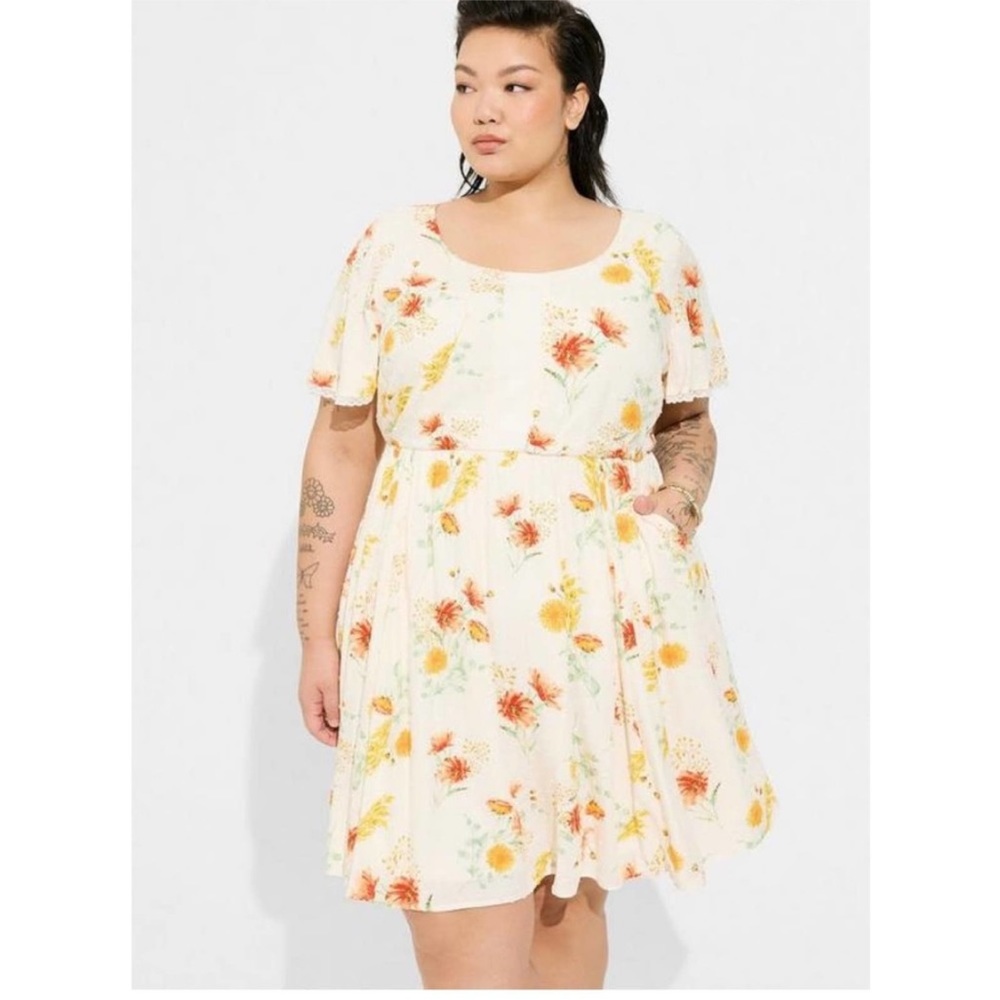Torrid Women's White Floral Print Tunic Center Pleat Mini Dress NWT 5X